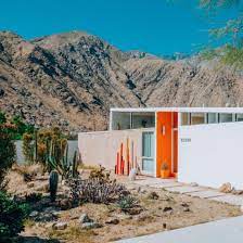 What To Do In Palm Springs During Modernism Week 2019 According To Designers Mid Century Exterior Desert Homes Palm Springs Houses