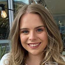Lauren Butcher's Instagram, Twitter & Facebook