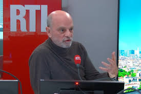 Blanquer Chante ! L'ex-Ministre Dévoile Son Projet Musical Inattendu !