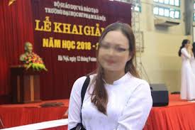 Đề ngữ văn dành cho tất cả thí sinh thi vào trường thpt chuyên đại học sư phạm hà nội sáng 17/6 gồm 2 câu, trong đó câu 6,5 điểm hỏi về lặng lẽ sa pa. Thá»§ Khoa TrÆ°á»ng Ä'h SÆ° Pháº¡m Ha Ná»™i La Thi Sinh Hoa Binh Ä'Æ°á»£c Nang 14 85 Ä'iá»ƒm