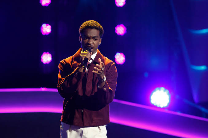 Marcus Ladden Jr. Performs "Cry Me a River" on The Voice Premiere