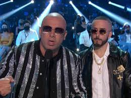 Chicos punky corte de pelo superficie plana cabeza rapada. Wisin Y Yandel En Los Ensayos Telemundo
