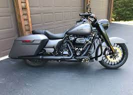 Pin By B Buchanan On Road King Harley Davidson Bikes Harley Bikes Road King Custom