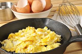 Obviously, start with less or more depending on your group size. Gordon Ramsay Reveals Secret To Perfect Scrambled Eggs Daily Mail Online
