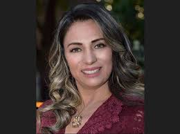 Familia de exalcaldesa de Sinaloa municipio asisten a la casa funeraria y  reconocen el cuerpo