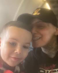 He wanted to take a pic befor the flight 😂 he knows what it is !! #blessed