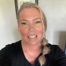 Susan Dieringer's Instagram, Twitter & Facebook