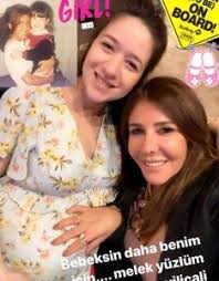 Babası ergün müteahhitlik işiyle uğraşıyordu. Acun Ilicali Nin Kizi Banu Ilicali Anne Oldu Magazinn Com