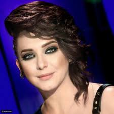 أجمل صور النجمة سلاف فواخرجي على أنستغرام ليالينا Hair Styles Beautiful Face Beauty
