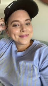 Anna Mcnew's Instagram, Twitter & Facebook