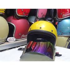 Helm bogo merupakan salah satu jenis helm yang biasa digunakan oleh para pengguna sepeda motor. Jual Helm Bogo Classic Dewasa Warna Kuning Kaca Datar Iridium Blue Best Seller Di Lapak Aqila Olshop Bukalapak