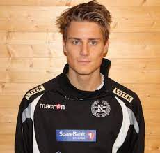 Januar 1994) er en norsk fotballspiller som spiller for rosenborg ballklub. Facebook