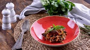 A lo que íbamos, hoy vamos a cocinar un potaje cuyo ingrediente fundamental es la papa o patata, que lleva además puerro y en esta ocasión haremos una versión que incluye bacalao. Risotto De Setas Con Miso Sergio Fernandez Receta Canal Cocina Risotto De Setas Recetas De Comida Comida Y Bebida