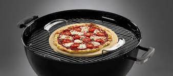 Wer eine pizza auf dem grill machen will, braucht einen deckel. Bbq Love Ratgeber Pizza Auf Dem Grill Zubereiten
