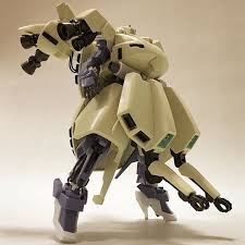 ハイヒール化したことが ジoになってからもすごく効いていると思います 今後のディテールアップの課題はたくさんあります 各所にある四角のノズル スラスターなの をシャッキリさせたい スカートに付いている副腕を細かく作り込みたい 装甲の表面にもっと凸凹した