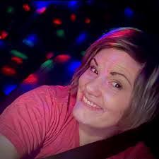 Alishia Davis's Instagram, Twitter & Facebook