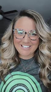 Rose Beach's Instagram, Twitter & Facebook