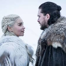 Damit sich der schauspieler beim sitzen auf dem thron nicht verletzt, hat man die schwertspitzen auf der sitzfläche abgebrochen. Game Of Thrones Schock Ein Spin Off Wird Gedreht Das Zweite Gestrichen Serien