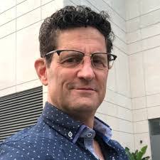 Robert Meindl's Instagram, Twitter & Facebook