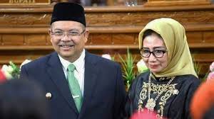 Check spelling or type a new query. Sosok Bupati Ismunandar Punya Harta Rp3 1 Miliar Istri Jabat Ketua Dprd Kutai Timur Fajar Page 2