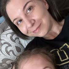 Amber Oatman's Instagram, Twitter & Facebook