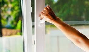 Double vitrage rénovation (pose facile) la solution neoclair permet de mettre en place un double vitrage de 14 à 24 mm d'épaisseur sur une menuiserie en bois, sans démastiquage (le mastic et le verre résiduels restent dans la feuillure). Isolation Fenetres Double Vitrage Renovation Habitat Info