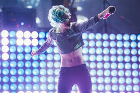 Amy winehouse's signature beehive hair started off as a joke. On Stage With Paramore At Leeds Festival 8 Incredible Photos