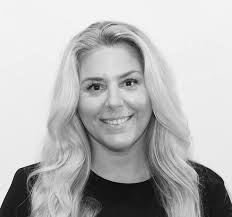 Jennifer Gilmer's Instagram, Twitter & Facebook