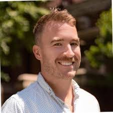 Tim Cusack's Instagram, Twitter & Facebook