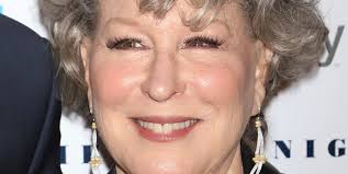 Okay this is my annual bette milder needs to play amy farrah fowler's mother on the big bang theory. Donald Trump Nennt Bette Midler Kranke Betrugerin Kolner Stadt Anzeiger