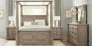 Modern california king canopy beds cool designs king beds. Havencrest Gray 7 Pc King Canopy Bedroom Rooms To Go