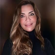 Courtney Ewbank Email & Phone Number