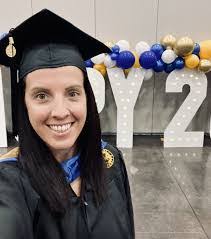 Lisa Tutterow's Instagram, Twitter & Facebook