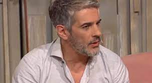 Además, tuvo un entredicho con pablo echarri y hace unos minutos el cantante lo chicaneó con un video muy polémico que da vueltas por twitter. Pablo Echarri Y Un Polemico Dicho Respecto A La Politica Economica