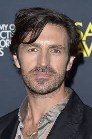 Chris Wentworth's Instagram, Twitter & Facebook