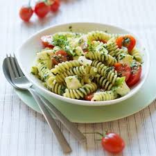 Comment Faire Une Salade De Pates Nos Recettes Faciles Et Gourmandes Salade De Pates Salade Pate Pesto Recette Salade De Pates