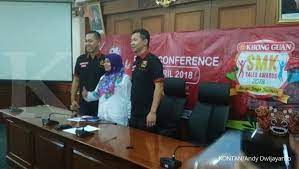 2 keunggulan bersaing untuk dapat memenangkan persaingan maka perusahaan harus dapat menyediakan produk : Kembangkan Pasar Khong Guan Perkuat Flagship Store Di Jakarta
