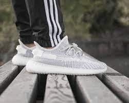We are a professional trading company, trading in various famous brand shoes, fake yeezys, air jordans, nike etc. Wie Viele Yeezys Werden Produziert Ask About You