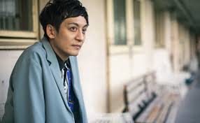 とろサーモン村田が身に付けた「哀愁」。ネガティブでも目の付け所を変えれば武器になる | ニューアキンド