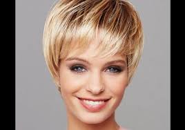 Aproape de linia naturala a parului, completat de nuanțe profunde de scară naturală sau, dimpotrivă, sfidător creative de colorare a părului. Ai Peste 30 De Ani Idei De Tunsori Si Coafuri Fabuloase Tunsori La Moda