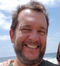 Robert Abele's Instagram, Twitter & Facebook