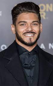 Avec quel danseurs vont donc êtreassociées nos stars rayane bensetti, corneille, joyce jonathan, louisy joseph, brian joubert. Rayane Bensetti Parents Francais Nouveau Aujourd Hui