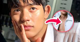 Where Is Park Solomon Now? The Handsome Breakout Star From "All of Us Are  Dead"