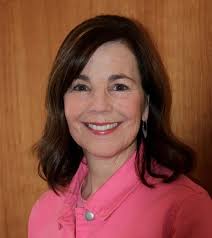 Julie Lovell's Instagram, Twitter & Facebook