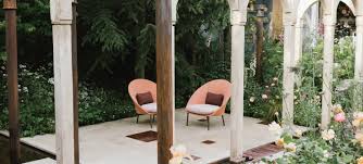 Dieser auffällige tisch passt perfekt in den garten, auf den balkon oder in den. Farbenfrohe Balkon Und Gartenmobel Garten Fraulein Der Garten Blog