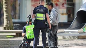 Das kosten Verstöße: Wie die Polizei mehr E-Scooter in Aachener Fußgängerzonen aus dem Verkehr zieht