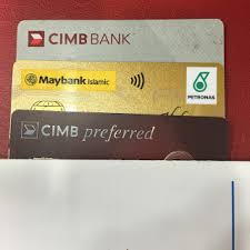 Buat kamu yang tertarik mengajukan kartu kredit, bisa melihat beberapa produk tersebut yang diberikan oleh pihak bank berikut ini bank cimb niaga punya kartu lainnya dengan tawaran gratis iuran tahunan, yaitu cimb niaga mastercard gold. Pengalaman Menggunakan Credit Card Selama 10 Tahun Tanpa Dikenakan Interest