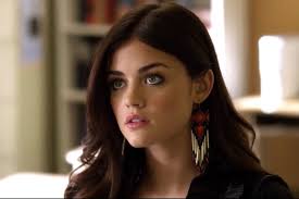 Ranking Aria's Earrings On 'Pretty Little Liars' From Totally Bonkers To  Very Chic — PHOTOS