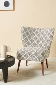 Kursi Petite Accent Chair In 2020 Accent Chairs Shabby Chic Table And Chairs Chair
