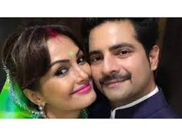 Karan mehra with wife nisha rawal. Pihtgpu8f5lojm